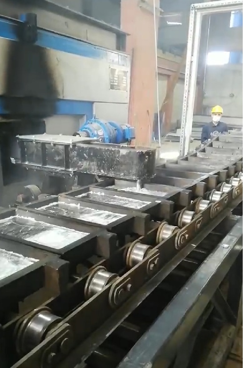 Pig Molding Machine